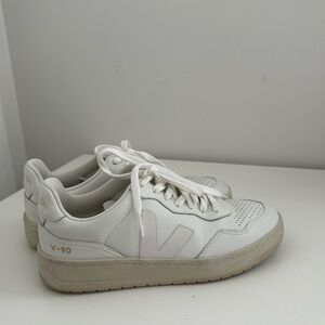 VEJA V90 Sneaker - Ivory
